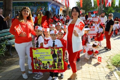 Kreş Öğrencileri 29 Ekim'i Başkan Sözen'le Kutladı