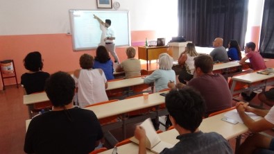 (Özel) 'Okumanın Yaşı Yok' Dediler Bu Sınıfta Bir Araya Geldiler