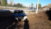 ERDOĞAN ÖZDEMIR - Şuhut'ta Otomobil İle Motosiklet Çarpıştı Açıklaması 1 Yaralı