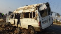 GAZİ YAŞARGİL - Tarım İşçilerini Taşıyan Minibüs Kaza Yaptı Açıklaması 18 Yaralı