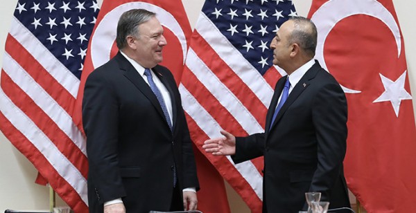 Çavuşoğlu ABD'li mevkidaşı Pompeo ile telefonda görüştü