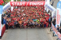 İNTERNET SİTESİ - Binlerce Vatandaş Cumhuriyet İçin Koştu