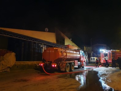 Kastamonu'da Toptancılar Halinde Çıkan Yangında Bir Dükkan Zarar Gördü