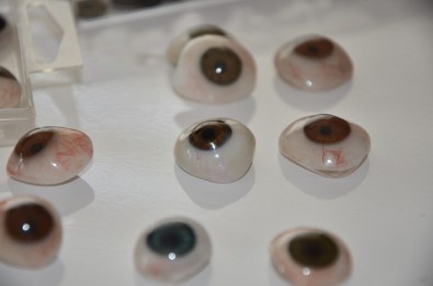 Protez Gözler Sanki Gerçekmiş Gibi