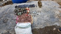 UZMAN JANDARMA - Van'da PKK'ya Ait 15 Adet El Bombası İle 2 Adet EYP Düzeneği Ele Geçirildi