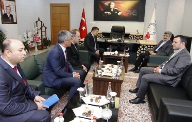 Van Valisi Ve Büyükşehir Belediyesi Başkan Vekili Mehmet Emin Bilmez'den Erciş'e Ziyaret