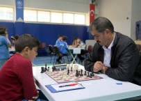 FARABI - 11 Yaşındaki Muhammed, 42 Yaşındaki Rakibini Yendi