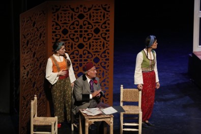 'Aşkımız Aksaray'ın En Büyük Yangını' Tiyatro Oyunu Başakşehir'de