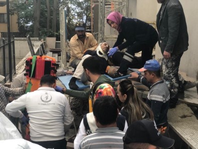 Başkent'te İnşaatta Yük Asansörü 3. Kattan Yere Düştü Açıklaması 1'İ Ağır 3 Yaralı