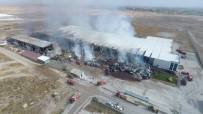 YANGINA MÜDAHALE - Konya'daki Fabrika Yangını 11 Saatlik Çalışmayla Söndürüldü