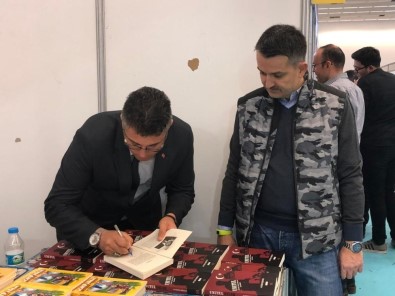 Tarım Ve Orman Bakanı Pakdemirli, Ankara Kitap Fuarı'nı Ziyaret Etti