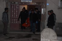 YENIDOĞAN - Çocuklarının gözü önünde katledildi!