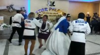İŞARET DİLİ - Antalya'da Judo Müsabakası Gibi Düğün