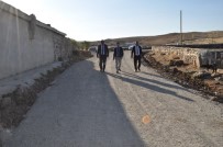 YOL YAPIMI - Arpaçay Arslanoğlu Köyü Sağlıklı Yola Kavuştu