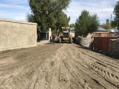 Çaldıran Belediyesinden Yol Yapım Çalışması