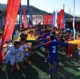 MEHMET KASAPOĞLU - Çanakkale'de Cumhuriyet Kupası Maçları Şenlik Havasında Geçti