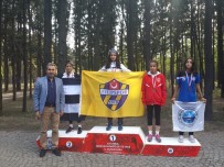 MARMARA BÖLGESI - Eyüpsultanlı Genç Atletler Gururlandırdı