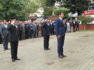 Gölbaşı'nda Cumhuriyet Bayramı Çelenk Sunumu Yapıldı