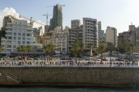 İNSAN ZİNCİRİ - Lübnan'da Göstericiler 170 Kilometrelik İnsan Zinciri Oluşturdu