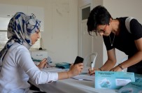 VAHAP SEÇER - Mersin'de İhtiyaç Sahiplerine 'Halk Kart' Dağıtımı Başladı