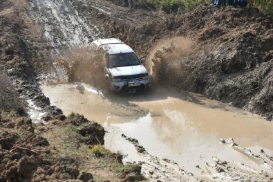 Off-Road Tutkunlarından 4X4'lük Final