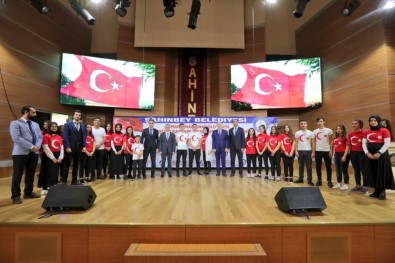 Öğrenciler 29 Ekim'i Şahinbey'de Kutladı