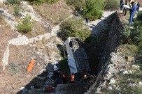 SERVİS ARACI - Öğrencilerin Gülser Ablası, Kazada Hayatını Kaybetti