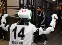 ROBOT - Robot Veysi, Derbiyi İzledi