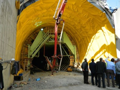 Ulgar Dağı Tüneli'nde Çalışmalar Devam Ediyor