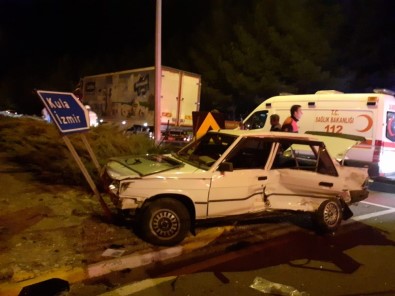 Uşak'ta Tır İle Otomobilin Çarpıştığı Kazada 2 Kişi Yaralandı