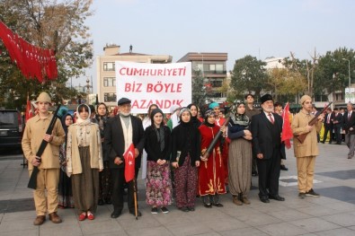 29 Ekim Kutlamalarında Mehmetçiğe Asker Selamı