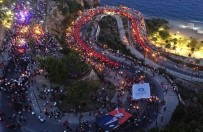 CUMHURIYET BAYRAMı - Antalya Akşamını Cumhuriyet Meşaleleri Aydınlattı
