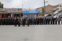 SAYGI DURUŞU - Başkale'de Cumhuriyet Bayramı Coşkusu