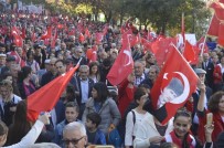 İSTIKLAL MARŞı - Binlerce Vatandaş Cumhuriyet İçin Yürüdü