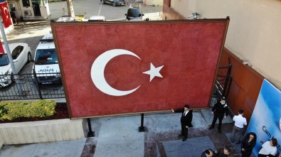 Cam Mozaiğinden Yapılan Dev Türk Bayrağı Havadan Görüntülendi