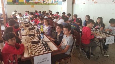 Cumhuriyet Satranç Turnuvası Düzenlendi