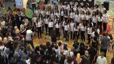 Denizli'de Lise Öğrencilerinden 'Cumhuriyet' Konseri