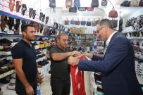 PEYGAMBER - Eyyübiye'de Vatandaşlara Bayrak Dağıtıldı