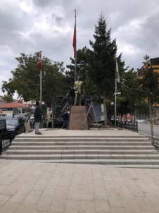 Hüyük'te Atatürk Anıtı Ve Kaidesi Yenilendi