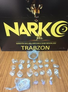 İç Çamaşırına Sakladığı Uyuşturucu İle Yakalandı