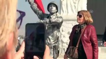 SOKAK SANATI - İzmirli 'Canlı Heykel'den Rekor Denemesi
