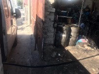 KAÇAK AKARYAKIT - Kamyonette 2 Bin Litre Karışımlı Kaçak Akaryakıt Ele Geçirildi