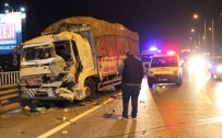 Kocaeli'de Sebze Yüklü Kamyon Tıra Arkadan Çarptı Açıklaması 2 Yaralı