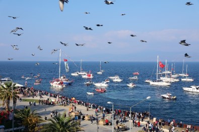 Mudanya'daki Cumhuriyet Coşkusu Denize Yansıdı