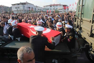 Piyade Teğmen Kamuran Ablak, Kocaeli'den Son Yolculuğuna Uğurlandı