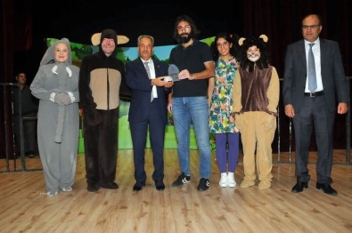 Akşehir Belediyesi Çocuklara Hayvan Sevgisini Aşılıyor