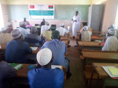 İDDEF Burkina Faso'da 'Eğitim Müessesleri Müfredat Programı' Düzenledi