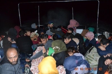 İzmir'de 59 Düzensiz Göçmen Yakalandı