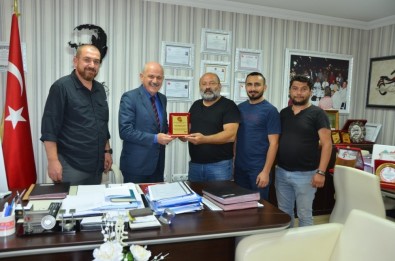 KARDOFF Kulübünden Uzun'a Teşekkür Plaketi