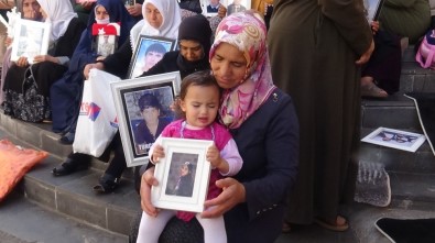 Kızını Teröristlerin Elinden Kurtarmak İçin 1 Buçuk Yaşındaki Çocuğu İle Eyleme Katıldı